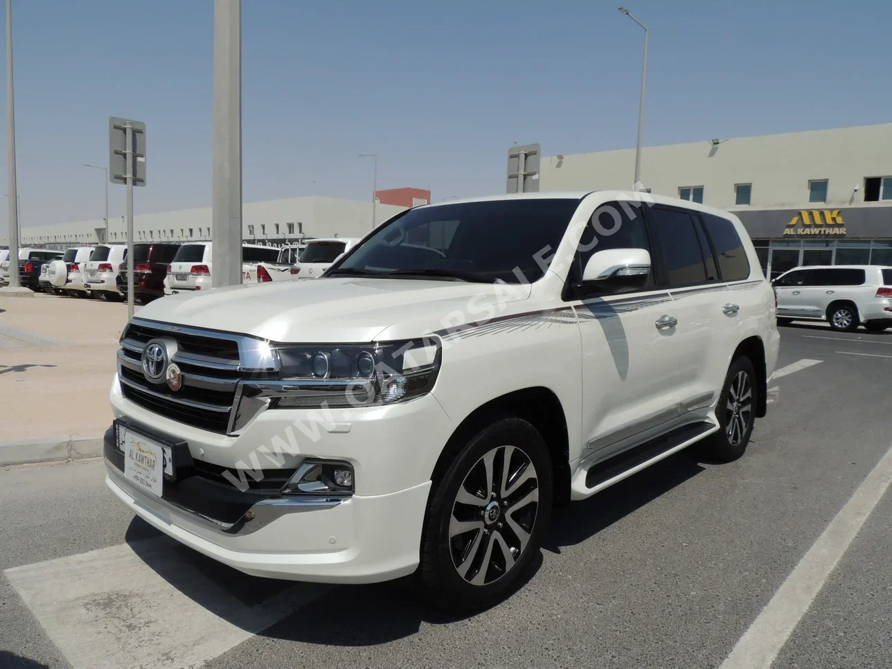 Toyota  Land Cruiser  GXR- Grand Touring  2019  Automatic  105,000 Km  8 Cylinder  Four Wheel Drive (4WD)  SUV  Pearl