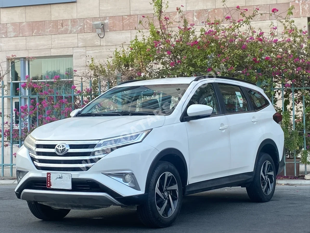 Toyota  Rush  S  2019  Automatic  141,000 Km  4 Cylinder  Front Wheel Drive (FWD)  SUV  White