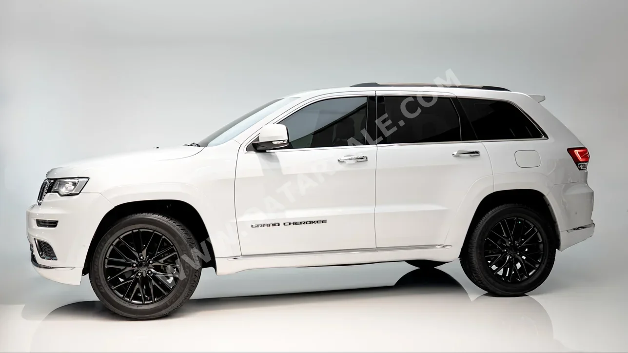 Jeep  Grand Cherokee  Summit  2017  Automatic  97٬000 Km  8 Cylinder  Four Wheel Drive (4WD)  SUV  White