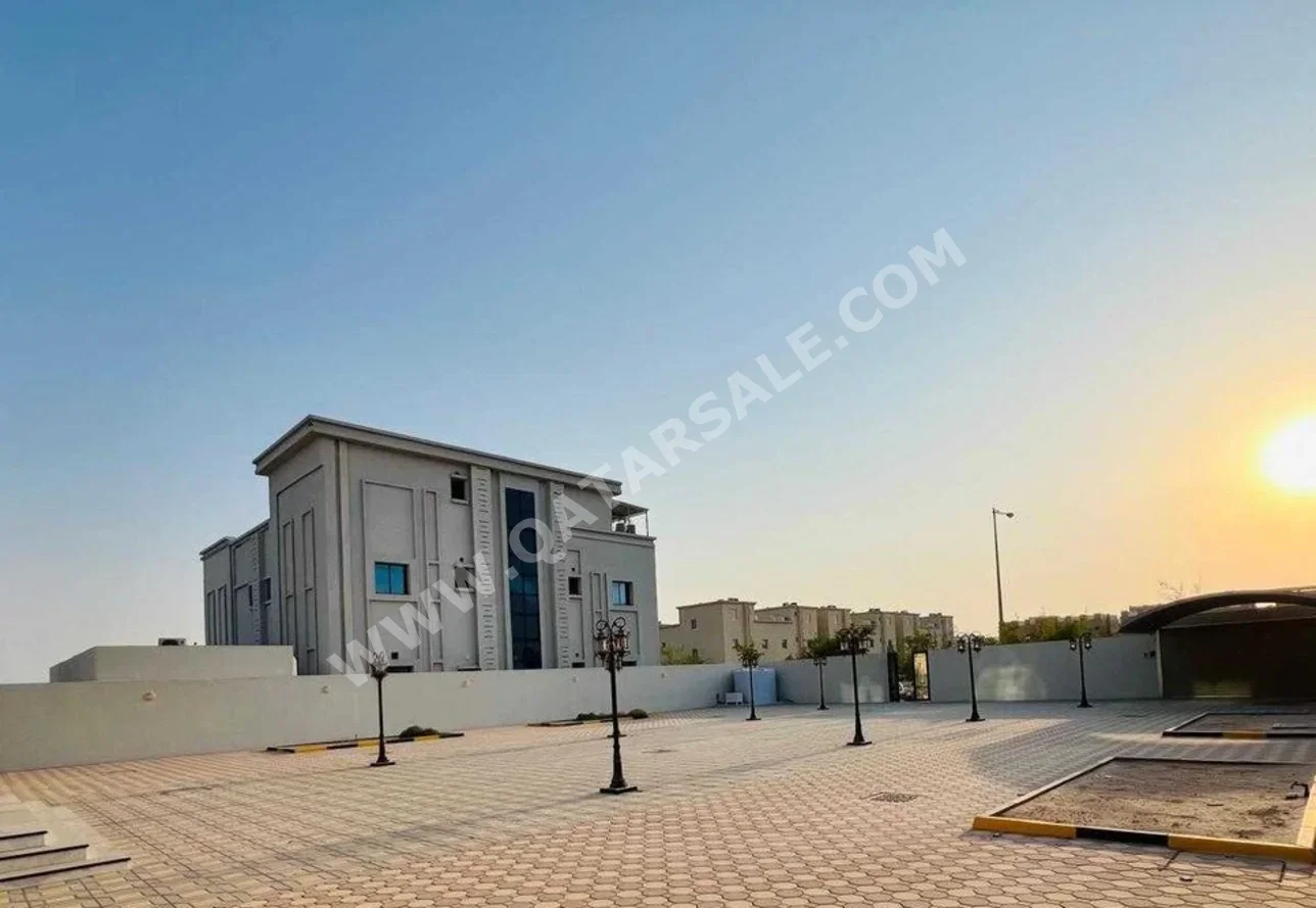 Family Residential  - Not Furnished  - Umm Salal  - Umm Salal Ali  - 7 Bedrooms