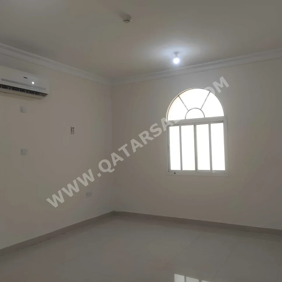 3 Bedrooms  Apartment  For Rent  in Al Wakrah -  Al Wakrah  Not Furnished