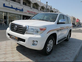 Toyota  Land Cruiser  GXR  2012  Automatic  361,000 Km  8 Cylinder  Four Wheel Drive (4WD)  SUV  White