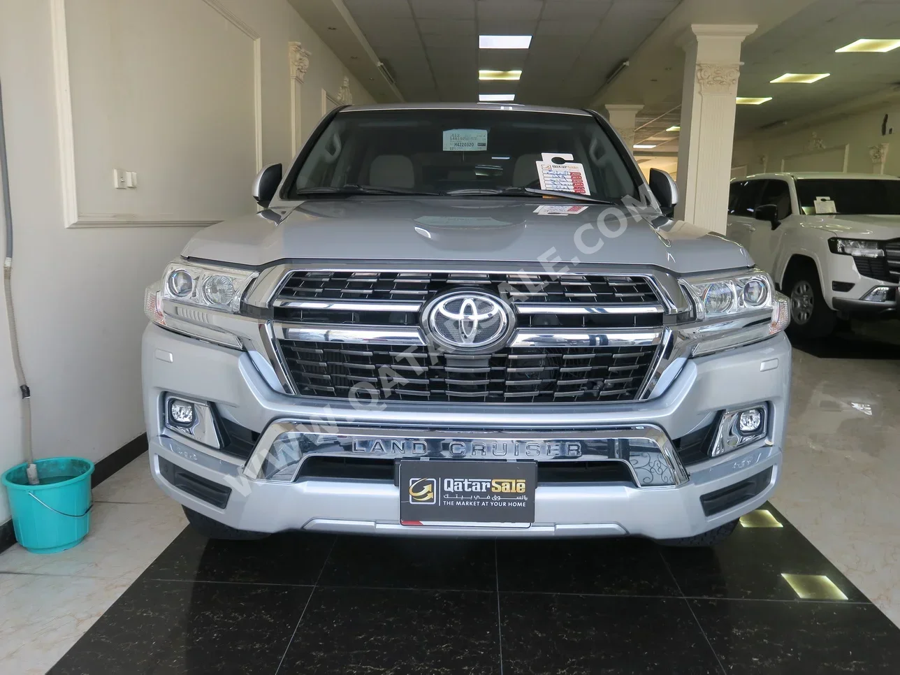 Toyota  Land Cruiser  GXR  2021  Automatic  39,000 Km  8 Cylinder  Four Wheel Drive (4WD)  SUV  Gray