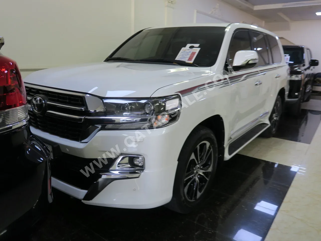 Toyota  Land Cruiser  GXR  2021  Automatic  93,000 Km  8 Cylinder  Four Wheel Drive (4WD)  SUV  White