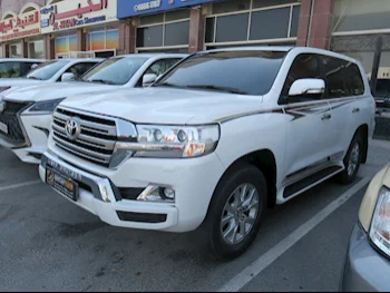 Toyota  Land Cruiser  GXR  2018  Automatic  191,000 Km  8 Cylinder  Four Wheel Drive (4WD)  SUV  White