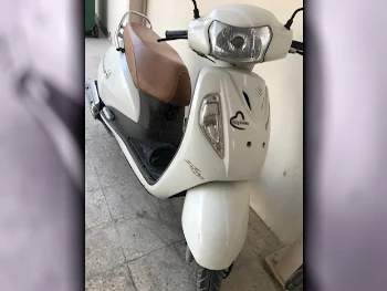 Suzuki  50 -  2021 - Color White