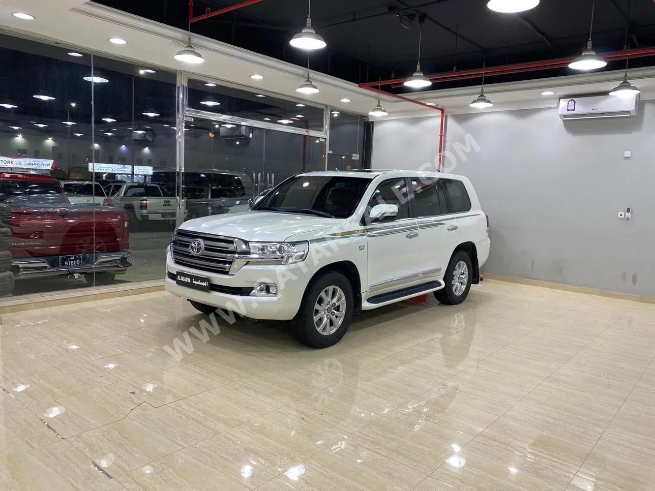 Toyota  Land Cruiser  VXR  2016  Automatic  244,000 Km  8 Cylinder  Four Wheel Drive (4WD)  SUV  White