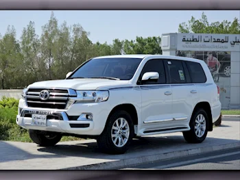 Toyota  Land Cruiser  GXR  2019  Automatic  227,000 Km  8 Cylinder  Four Wheel Drive (4WD)  SUV  White