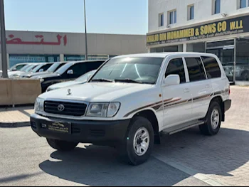 Toyota  Land Cruiser  GX  2002  Automatic  500,000 Km  6 Cylinder  Four Wheel Drive (4WD)  SUV  White