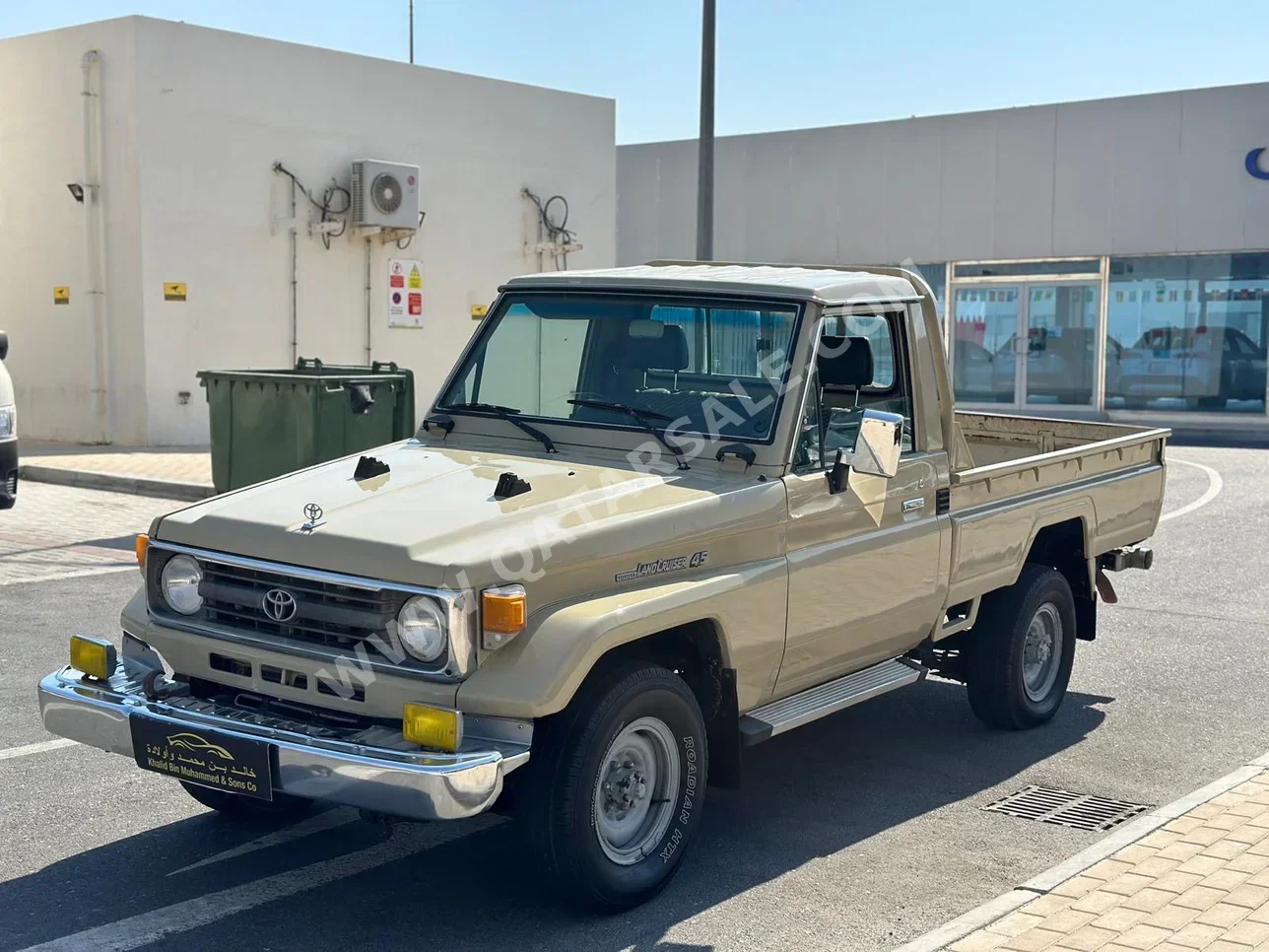 Toyota  Land Cruiser  LX  1997  Manual  380,000 Km  6 Cylinder  Four Wheel Drive (4WD)  Pick Up  Beige