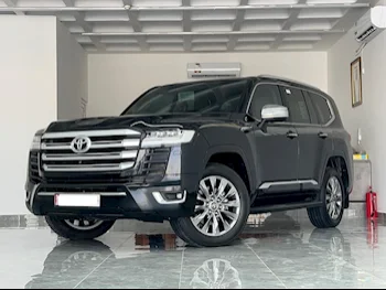 Toyota  Land Cruiser  VX Twin Turbo  2023  Automatic  67,000 Km  6 Cylinder  Four Wheel Drive (4WD)  SUV  Black  With Warranty