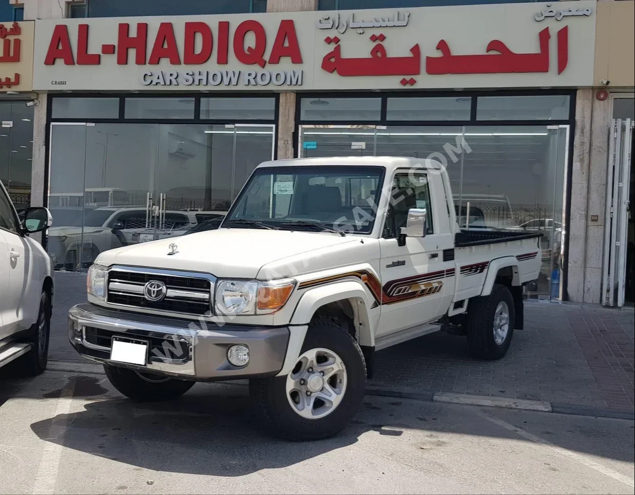 Toyota  Land Cruiser  LX  2023  Manual  16,000 Km  6 Cylinder  Four Wheel Drive (4WD)  Pick Up  White  With Warranty