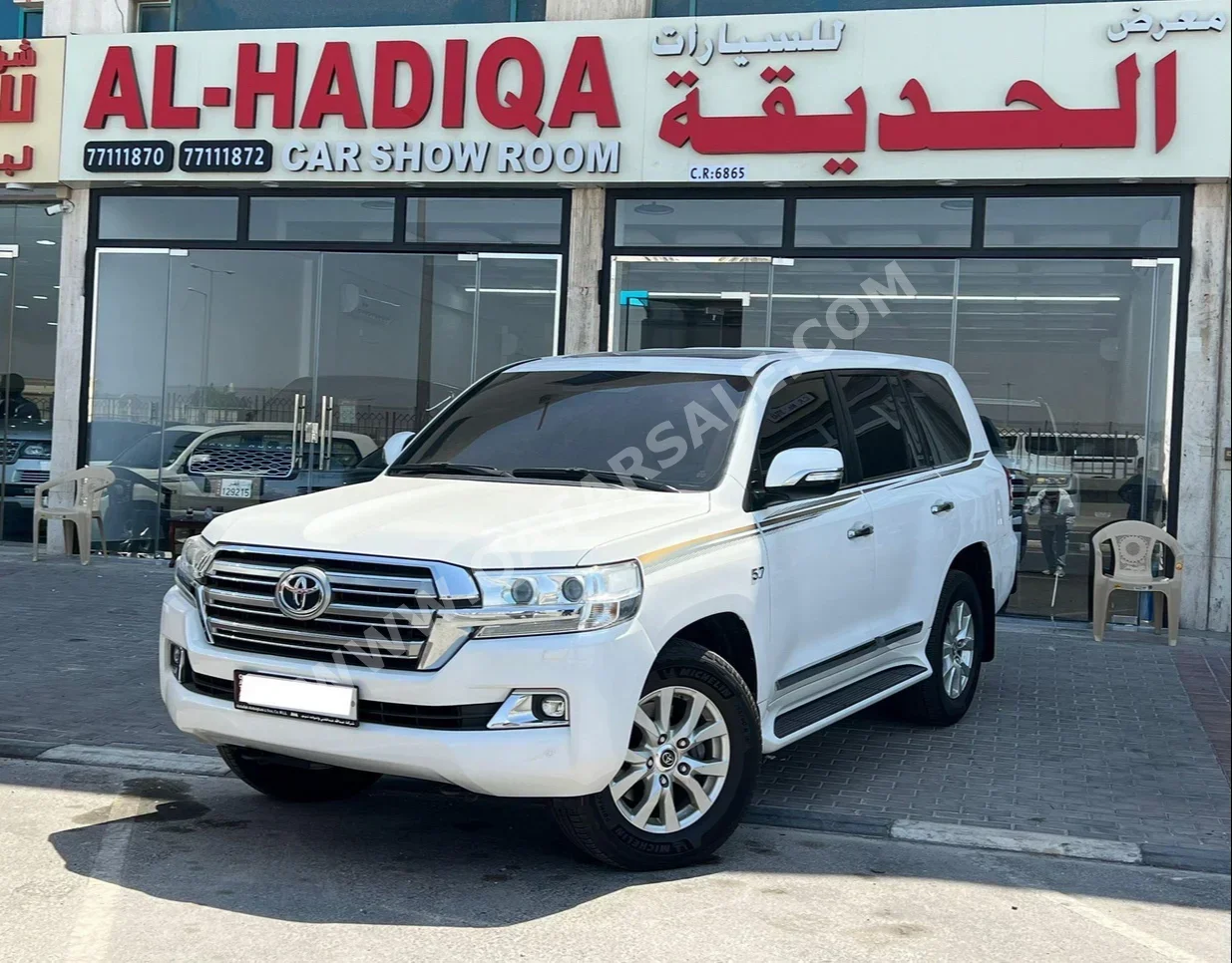 Toyota  Land Cruiser  VXR  2019  Automatic  171,000 Km  8 Cylinder  Four Wheel Drive (4WD)  SUV  White