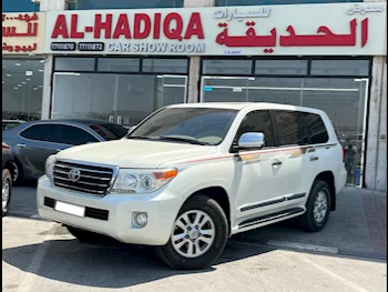 Toyota  Land Cruiser  GXR  2013  Automatic  173,000 Km  8 Cylinder  Four Wheel Drive (4WD)  SUV  White