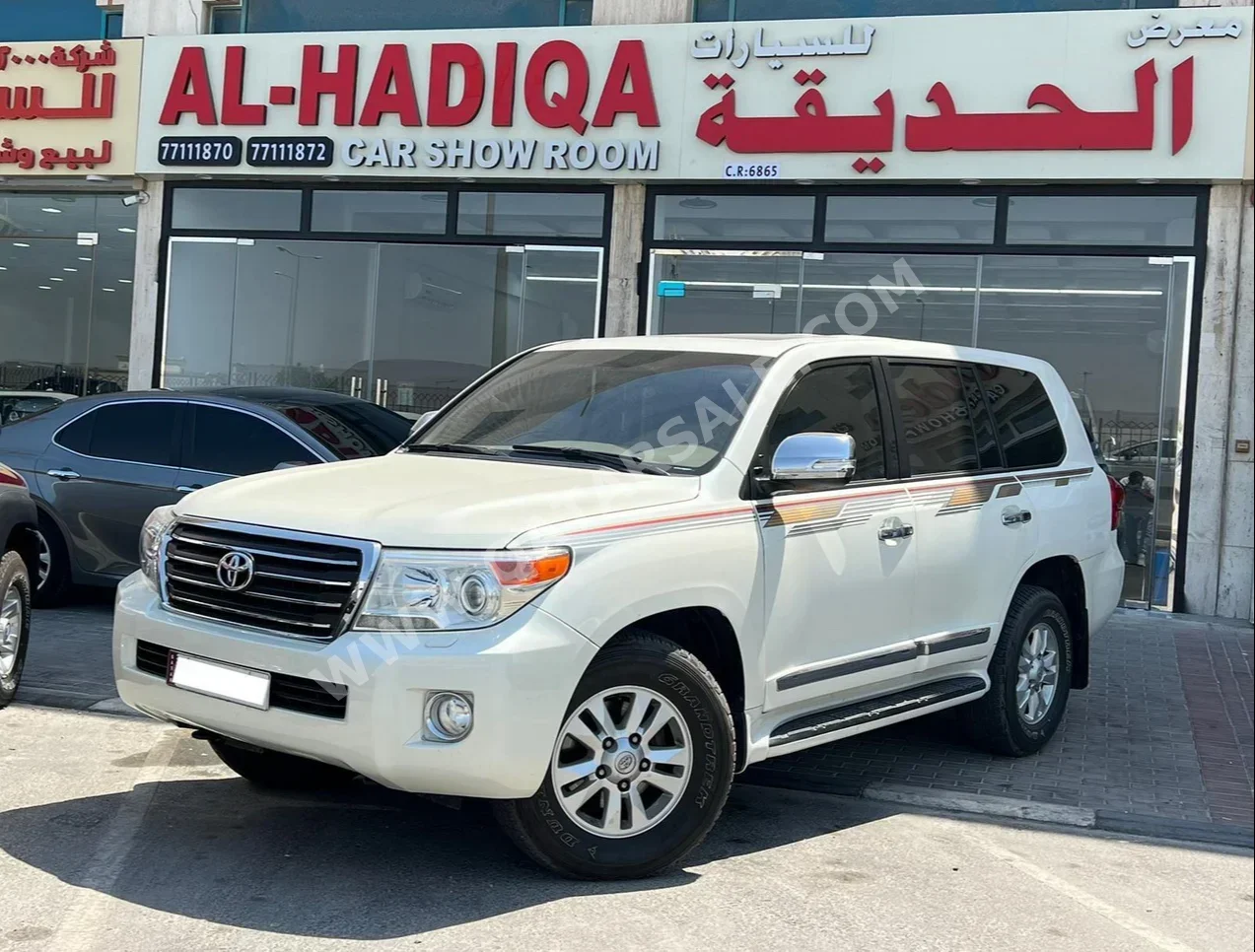 Toyota  Land Cruiser  GXR  2013  Automatic  173,000 Km  8 Cylinder  Four Wheel Drive (4WD)  SUV  White