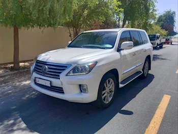 Lexus  LX  570  2013  Automatic  210,000 Km  8 Cylinder  Four Wheel Drive (4WD)  SUV  White