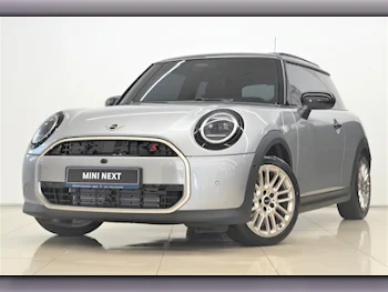 Mini  Cooper  S  2025  Automatic  71 Km  4 Cylinder  Front Wheel Drive (FWD)  Hatchback  Silver  With Warranty