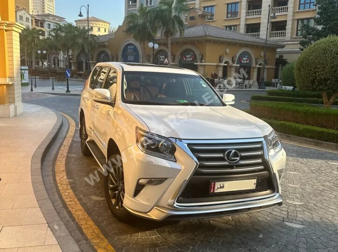 Lexus  GX  460  2018  Automatic  70,000 Km  8 Cylinder  Four Wheel Drive (4WD)  SUV  White  With Warranty