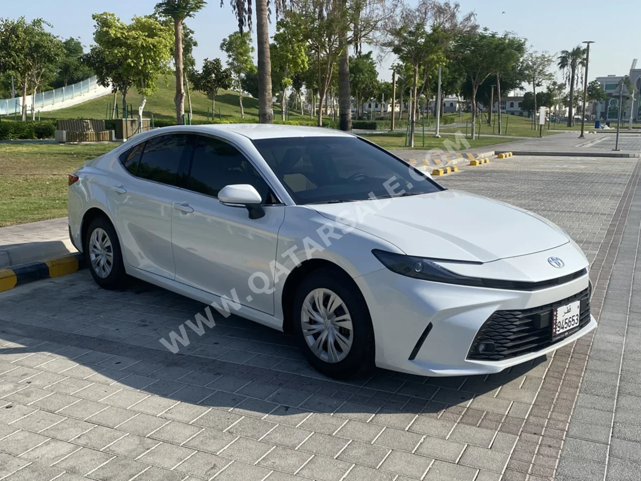 Toyota  Camry  4 Cylinder  Sedan  White  2025