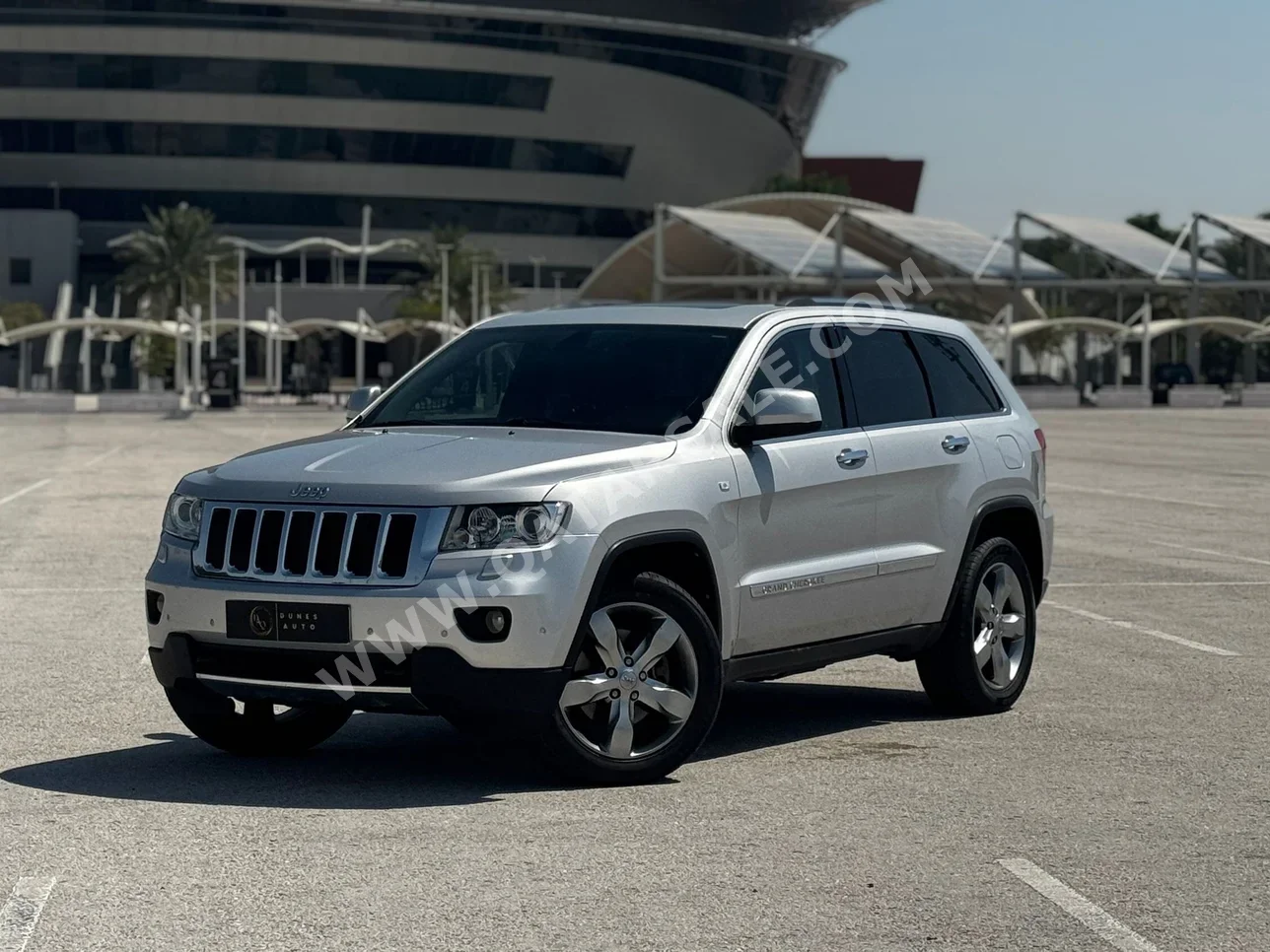 Jeep  Grand Cherokee  Limited  2013  Automatic  145,000 Km  8 Cylinder  Four Wheel Drive (4WD)  SUV  Silver