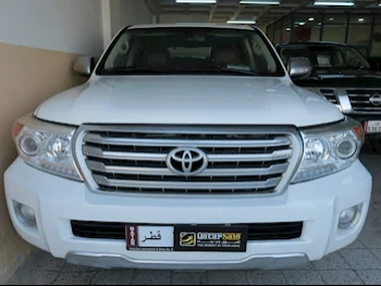 Toyota  Land Cruiser  VXR  2015  Automatic  330,000 Km  8 Cylinder  Four Wheel Drive (4WD)  SUV  White