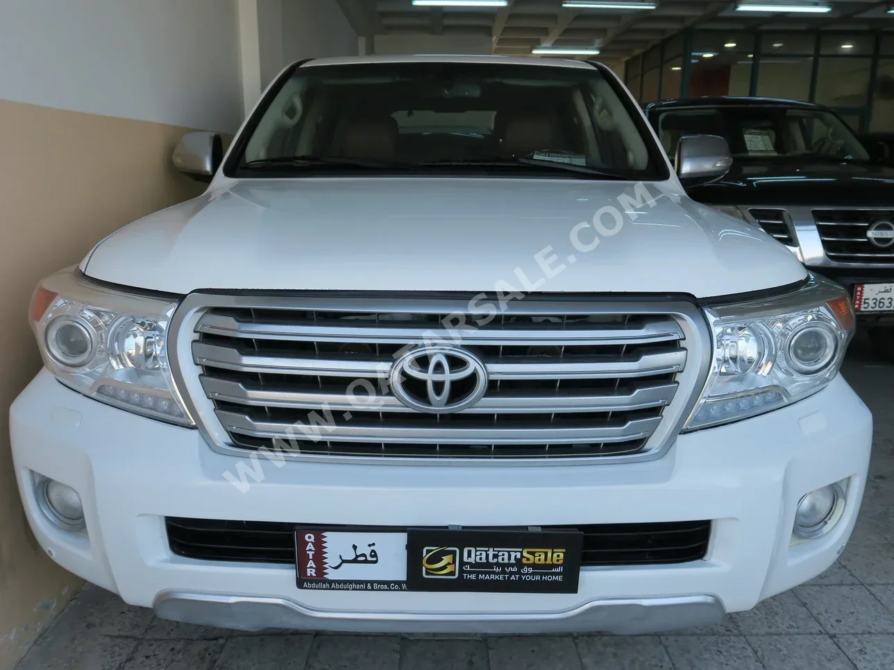 Toyota  Land Cruiser  VXR  2015  Automatic  330,000 Km  8 Cylinder  Four Wheel Drive (4WD)  SUV  White