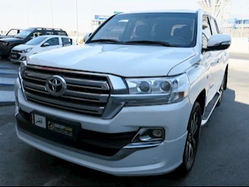 Toyota  Land Cruiser  VXR  2019  Automatic  189,000 Km  8 Cylinder  Four Wheel Drive (4WD)  SUV  White