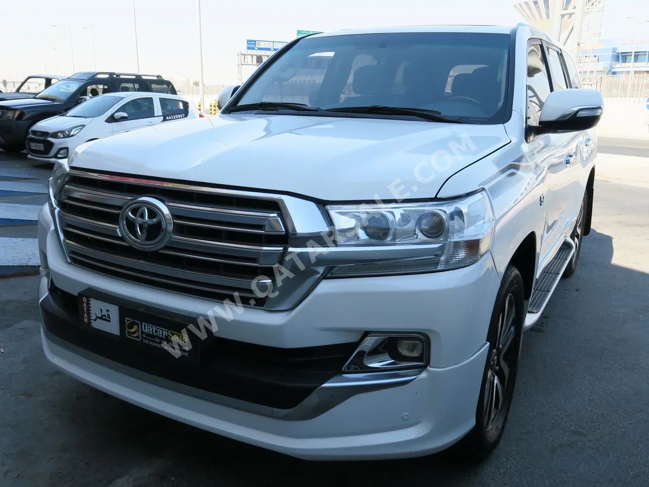 Toyota  Land Cruiser  VXR  2019  Automatic  189,000 Km  8 Cylinder  Four Wheel Drive (4WD)  SUV  White