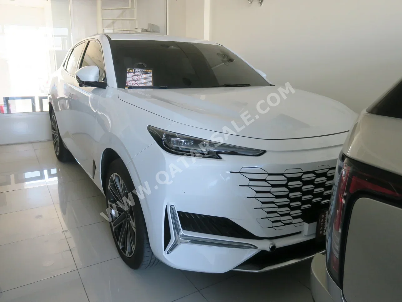  Changan  UNI-K  2023  Automatic  28,000 Km  4 Cylinder  Four Wheel Drive (4WD)  SUV  White  With Warranty