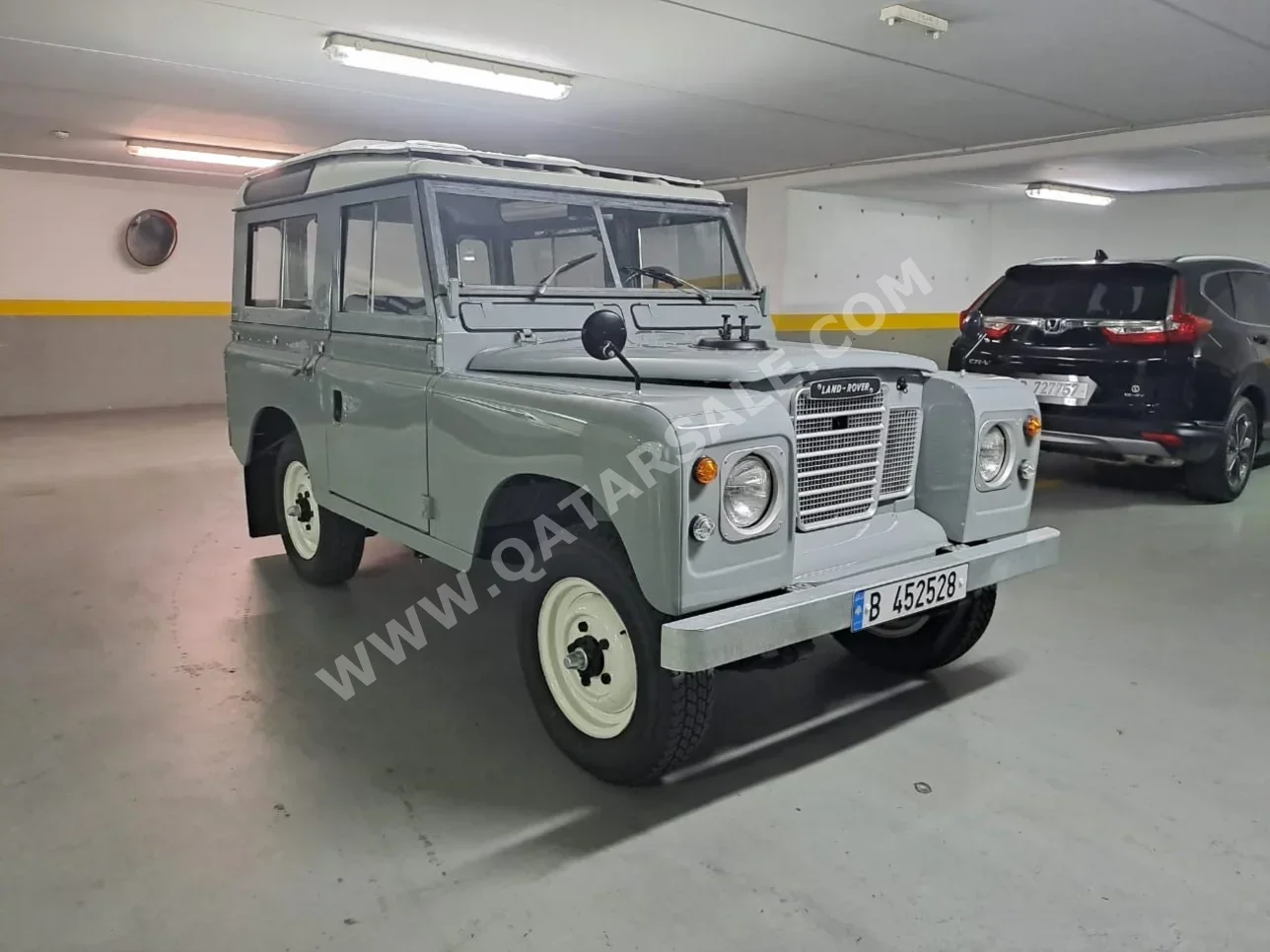 Land Rover  Defender  1975  Manual  55,000 Km  4 Cylinder  Four Wheel Drive (4WD)  Classic  Gray