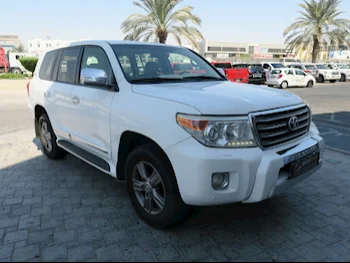 Toyota  Land Cruiser  GXR  2015  Automatic  370,000 Km  8 Cylinder  Four Wheel Drive (4WD)  SUV  White