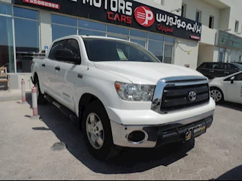 Toyota  Tundra  TRD  2013  Automatic  122,000 Km  8 Cylinder  Four Wheel Drive (4WD)  Pick Up  White