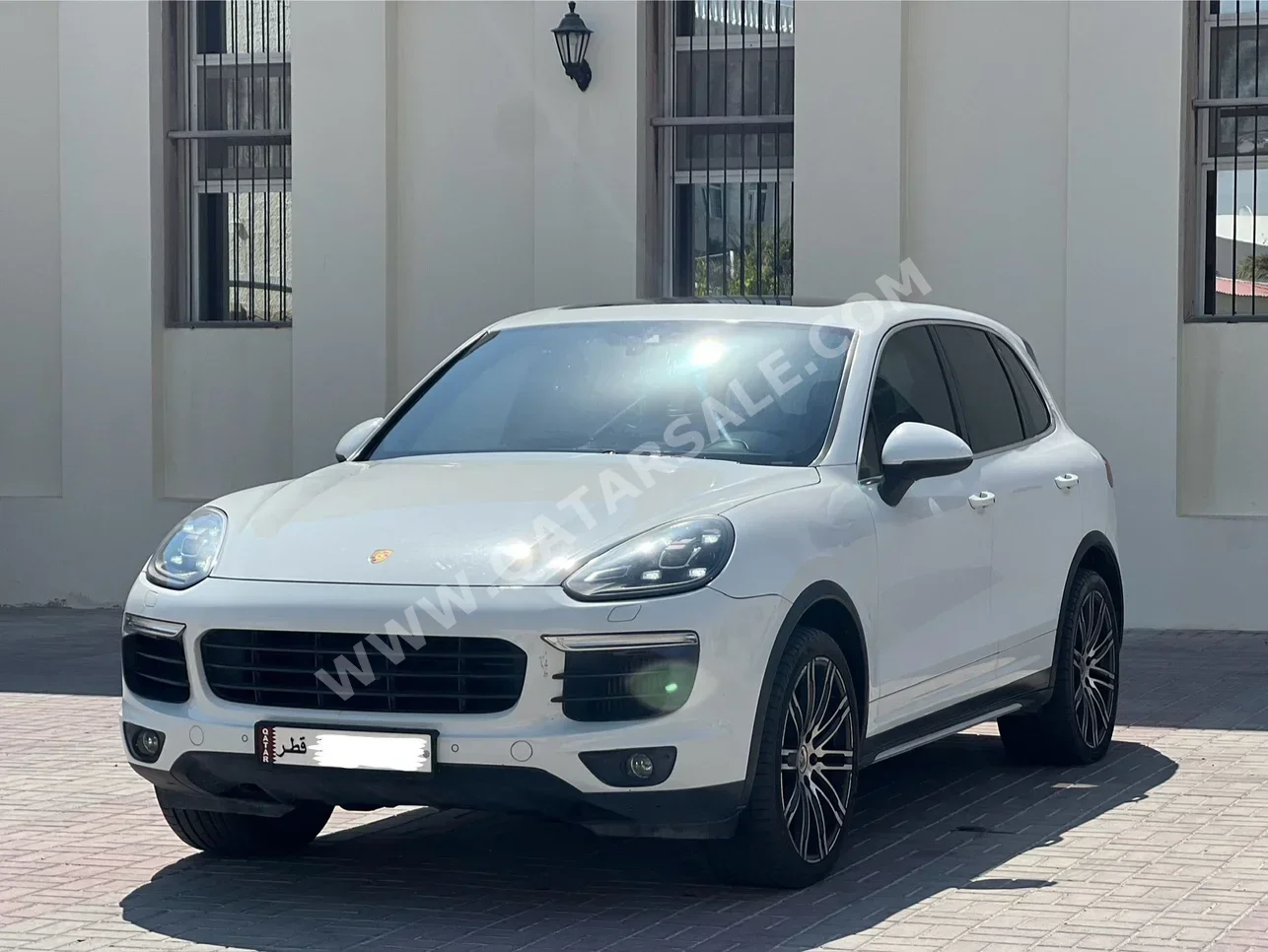 Porsche  Cayenne  S  2015  Automatic  153,000 Km  8 Cylinder  Four Wheel Drive (4WD)  SUV  White