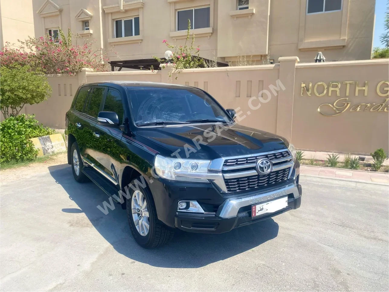 Toyota  Land Cruiser  GXR  2019  Automatic  188,000 Km  8 Cylinder  Four Wheel Drive (4WD)  SUV  Black