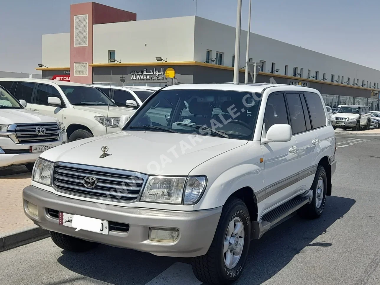 Toyota  Land Cruiser  VXR  2001  Automatic  348,000 Km  8 Cylinder  Four Wheel Drive (4WD)  SUV  White