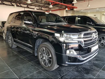 Toyota  Land Cruiser  GXR- Grand Touring  2020  Automatic  94,000 Km  8 Cylinder  Four Wheel Drive (4WD)  SUV  Black