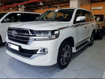 Toyota  Land Cruiser  GXR- Grand Touring  2020  Automatic  147,000 Km  8 Cylinder  Four Wheel Drive (4WD)  SUV  White