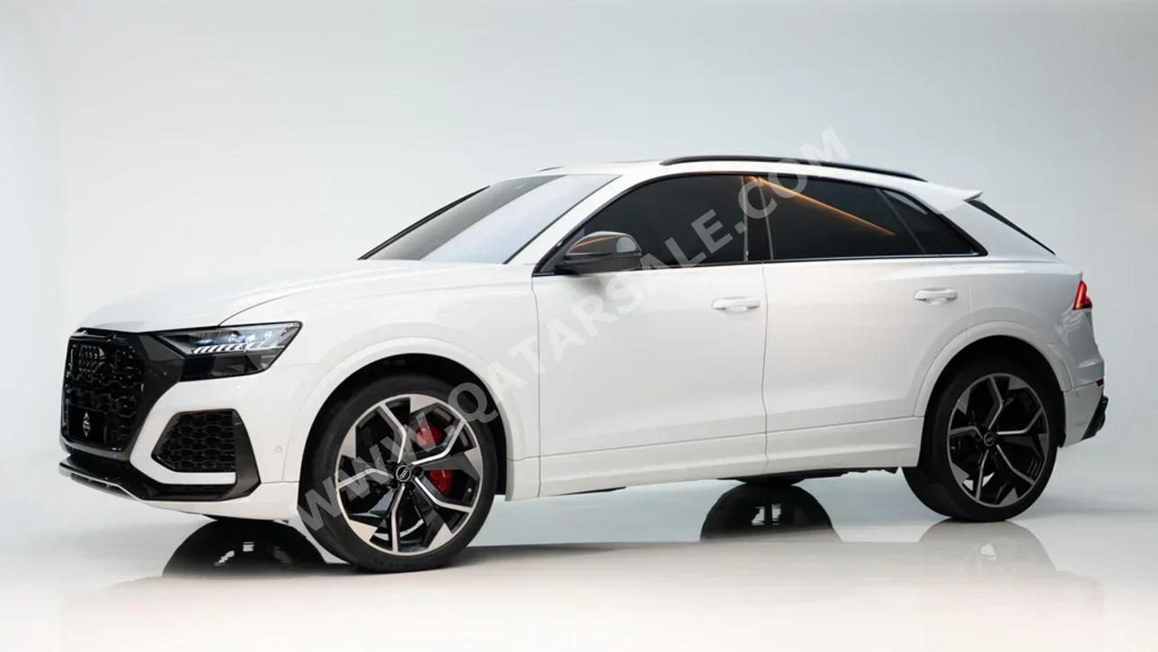 Audi  RSQ8  2022  Automatic  57,000 Km  8 Cylinder  All Wheel Drive (AWD)  SUV  White  With Warranty