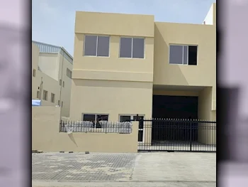 Warehouses & Stores - Al Wakrah  - Al Wukair  -Area Size: 549 Square Meter