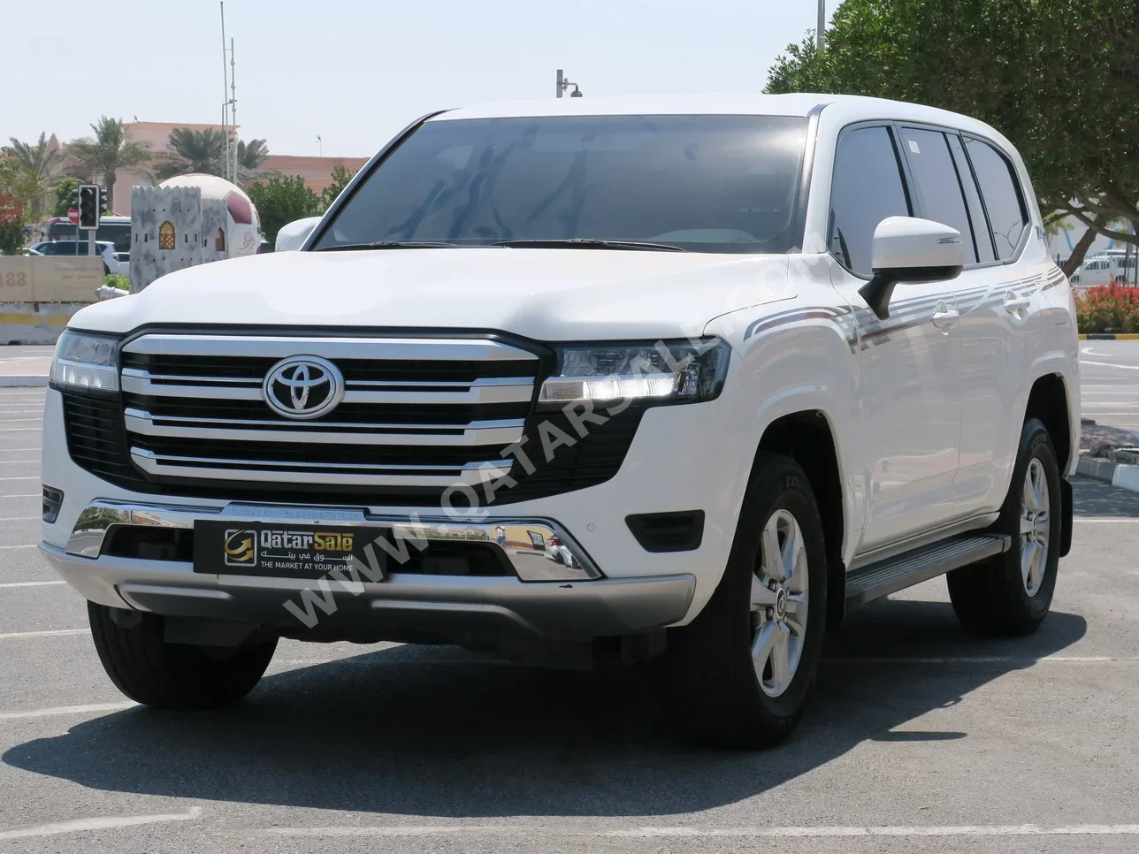 Toyota  Land Cruiser  GXR  2022  Automatic  77,000 Km  6 Cylinder  Four Wheel Drive (4WD)  SUV  White  With Warranty