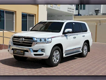 Toyota  Land Cruiser  GXR  2020  Automatic  47,000 Km  8 Cylinder  Four Wheel Drive (4WD)  SUV  White