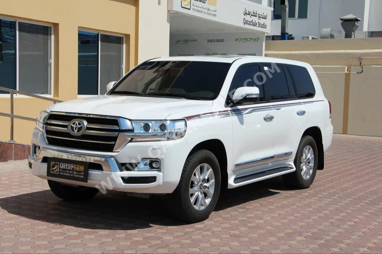 Toyota  Land Cruiser  GXR  2020  Automatic  47,000 Km  8 Cylinder  Four Wheel Drive (4WD)  SUV  White