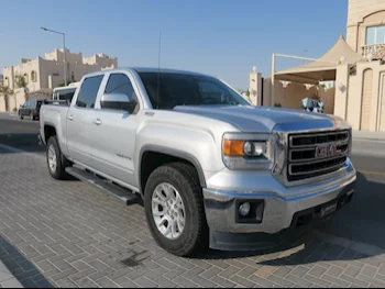 GMC  Sierra  Z71  2014  Automatic  230,000 Km  8 Cylinder  Four Wheel Drive (4WD)  Pick Up  Silver