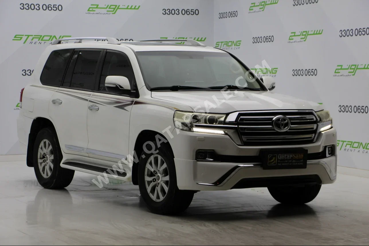 Toyota  Land Cruiser  GXR  2018  Automatic  230,000 Km  8 Cylinder  Four Wheel Drive (4WD)  SUV  Pearl