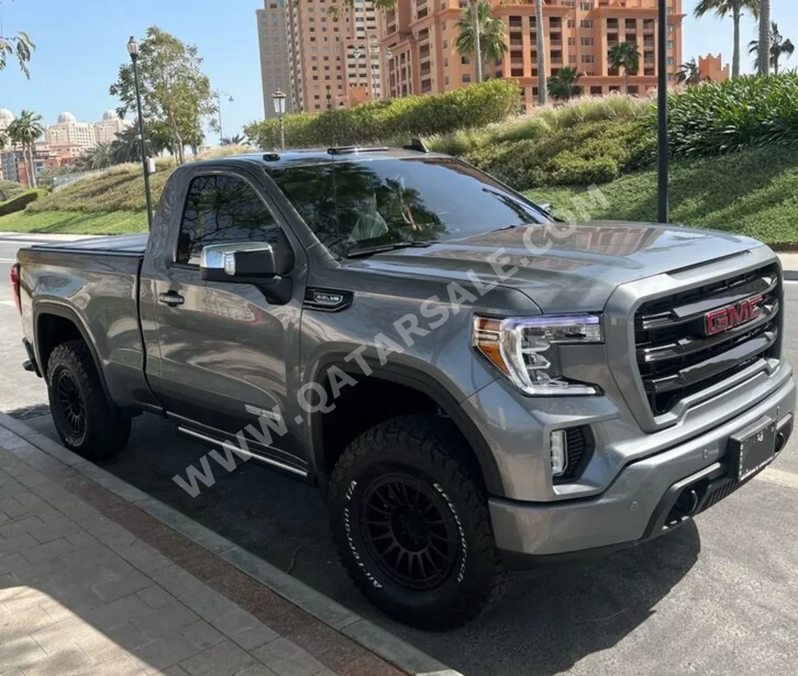 GMC  Sierra  1500  2021  Automatic  48,424 Km  8 Cylinder  Four Wheel Drive (4WD)  Pick Up  Silver