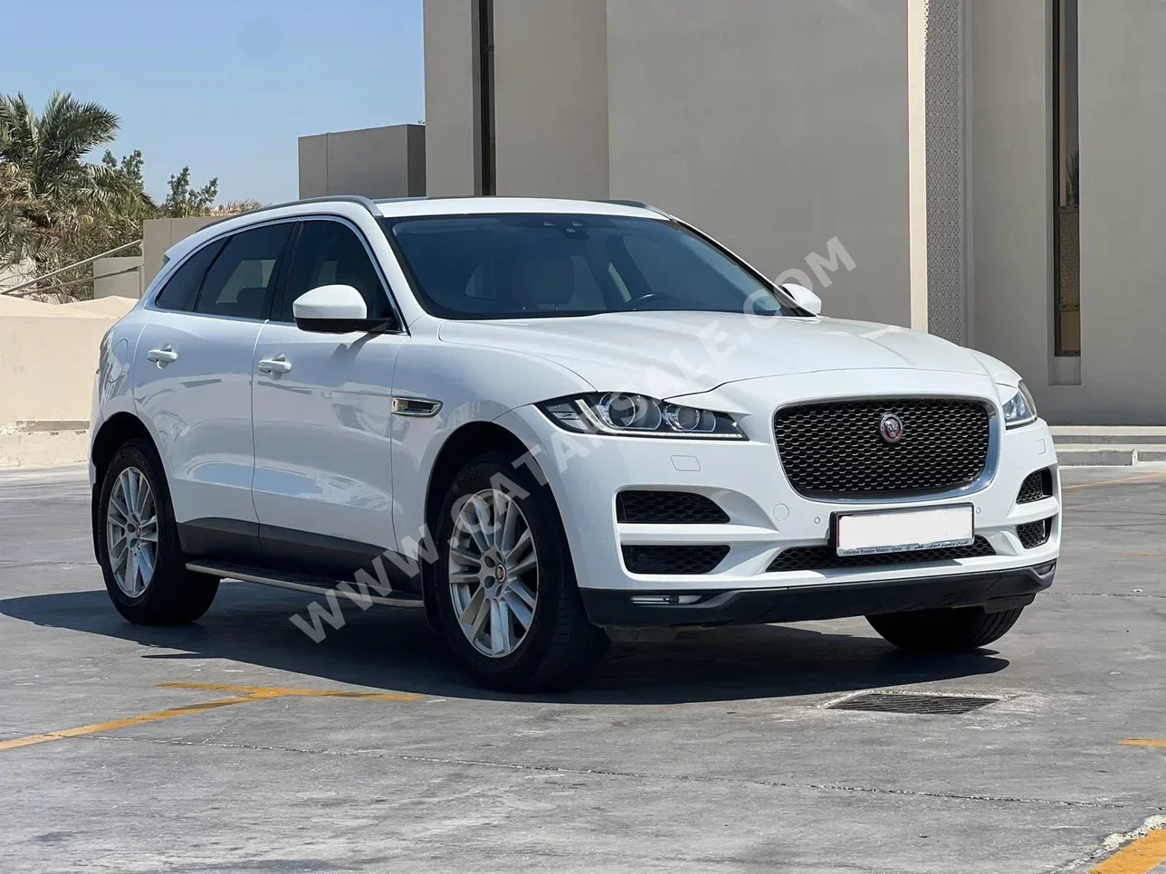 Jaguar  F-Pace  2018  Automatic  156,000 Km  6 Cylinder  Four Wheel Drive (4WD)  SUV  White