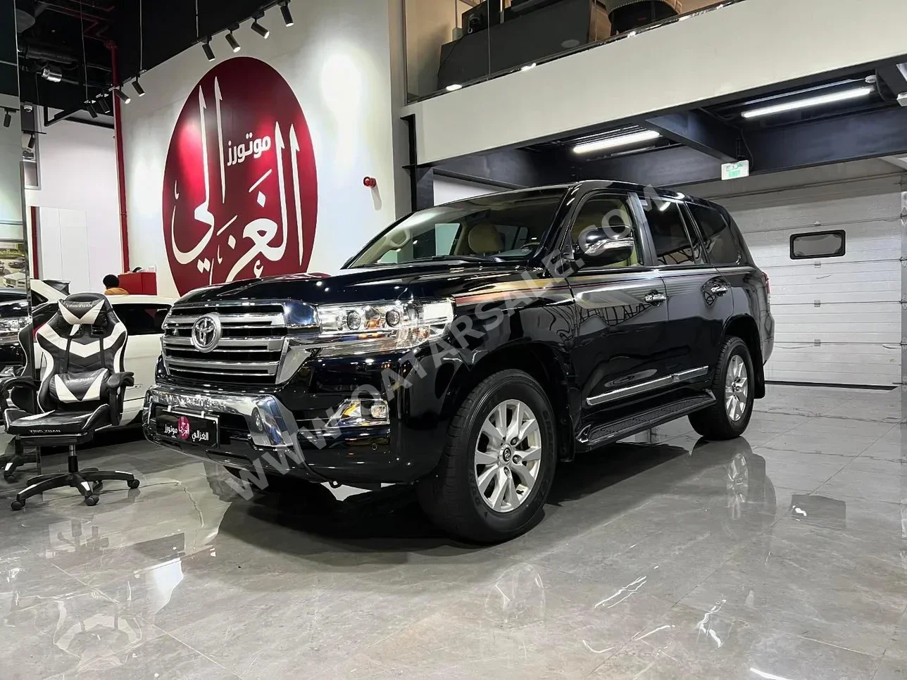 Toyota  Land Cruiser  GXR  2016  Automatic  186,000 Km  8 Cylinder  Four Wheel Drive (4WD)  SUV  Black