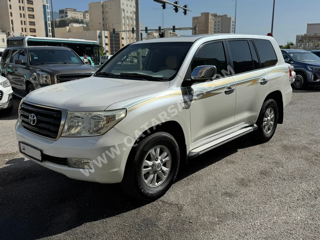 Toyota  Land Cruiser  GXR  2008  Automatic  369,000 Km  6 Cylinder  Four Wheel Drive (4WD)  SUV  White