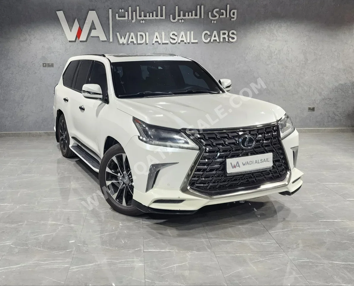 Lexus  LX  570 S Black Edition  2016  Automatic  181,000 Km  8 Cylinder  Four Wheel Drive (4WD)  SUV  White