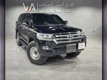 Toyota  Land Cruiser  VXR  2018  Automatic  251,000 Km  8 Cylinder  Four Wheel Drive (4WD)  SUV  Black